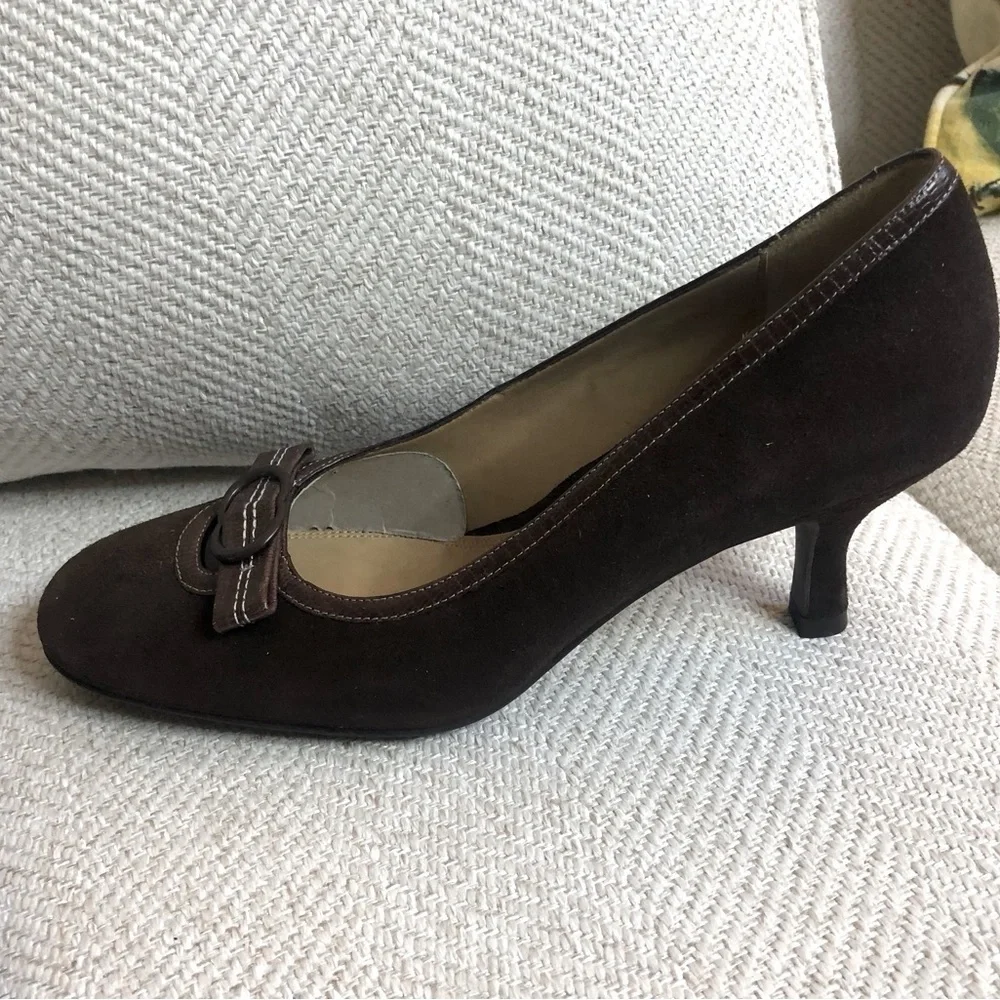 Naturalizer brown suede round toe buckle detail 3